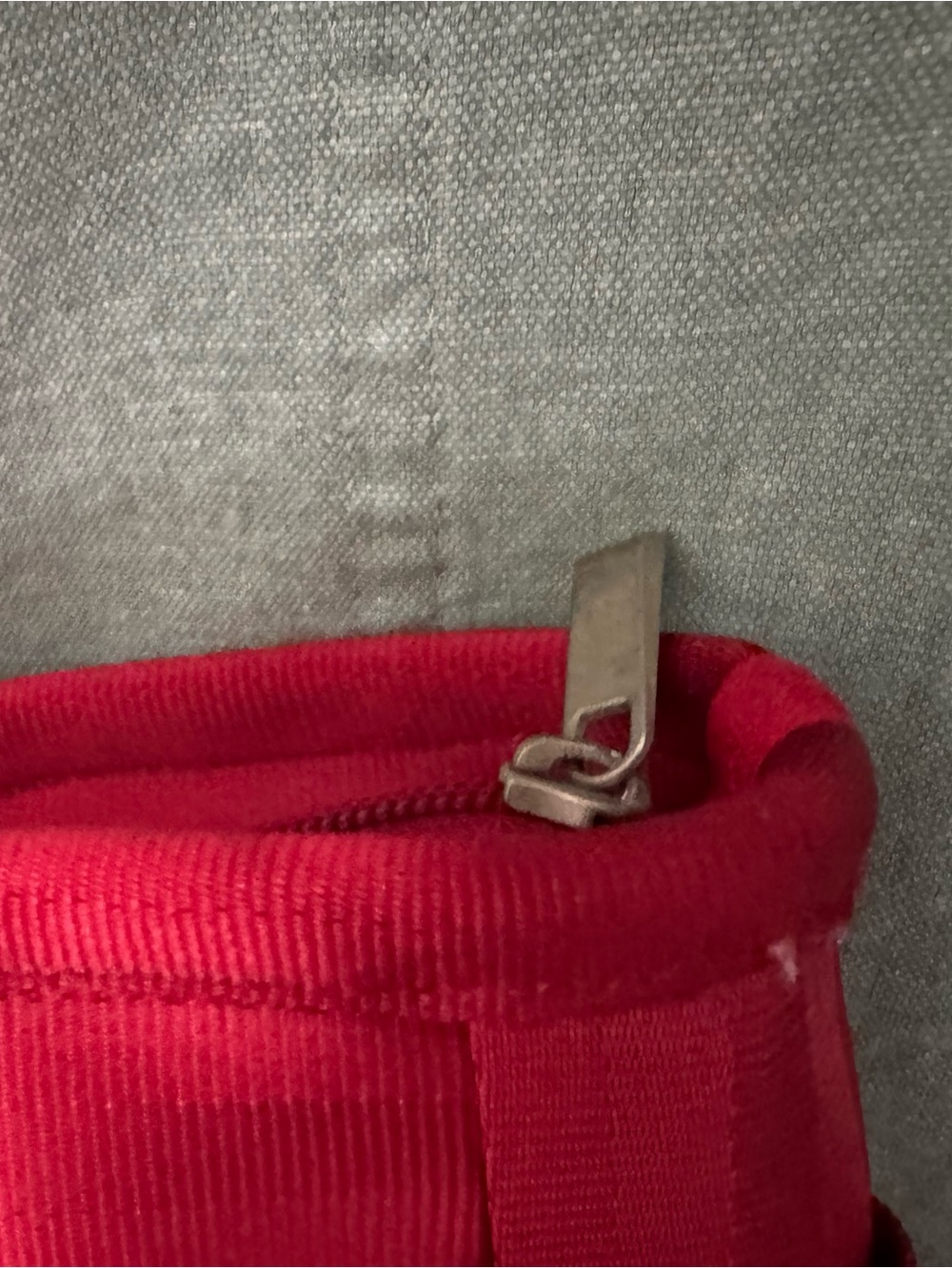 The Original Seatbelt Bag Backpack - Picture 6 of 12